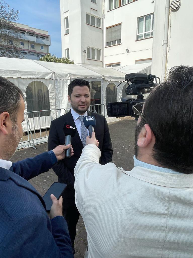 toprak_av's tweet photo. Yurt Dışında yaşayan vatandaşlarımız oylarını kullanmaya başladılar.

Demokrasimize katkı sunan bütün vatandaşlarımıza teşekkür ediyoruz.

Devletimiz ve Milletimiz için hayırlı olsun.🇹🇷

@RTErdogan @Akparti @AKPartiYSKM https://t.co/CxCTqnjDm2