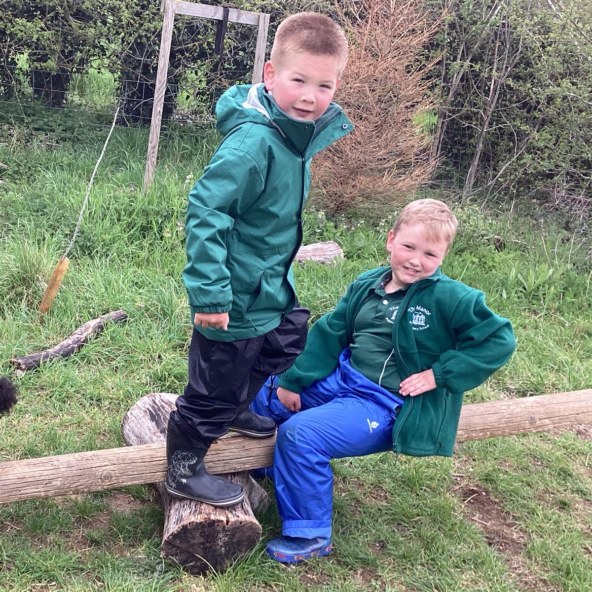 Y1Y2ManorPrep's tweet photo. The children in 1RN visited Forest School yesterday. First they spotted trees and spring flowers around the school before arriving at our Forest School site for lots of fun and mud kitchen mayhem!
@manorprep #ManorPrep #Abingdon #ForestSchool #MudKitchen #OutsideLearning #Spring https://t.co/0WN64B6tOk