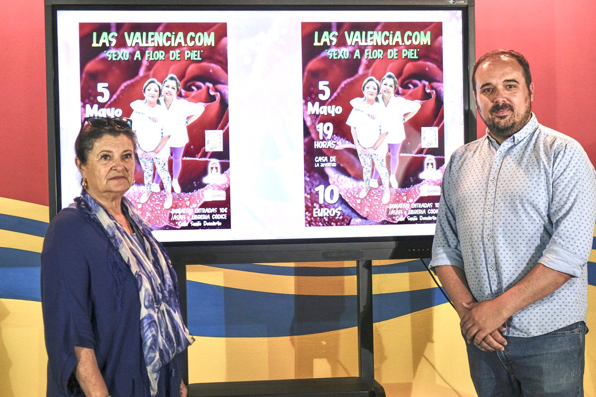 sanlucarpsoe's tweet photo. Presentada la actuación de Las Valencias dentro de las actividades por el #DíaMundialdelaFibromialgia, que se celebra el 12 de mayo.

El Delegado de Igualdad junto con la presidenta de #Asafi, han animado a la ciudadanía a disfrutar de este espectáculo solidario.

#Sanlúcar https://t.co/oQvepXgmW9
