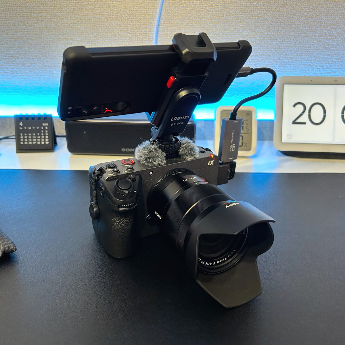 Xeno_no_Alpha's tweet photo. お久しぶりです

この1ヶ月間Xperiaを一眼カメラFX30の外部モニター等々として使ってきましたがマジで最高です

つくづく思いますが現状Xperiaはスマホとして使わなければ文句無しの最高過ぎる機種なんですよ ←問題発言

僕だってメインiPhoneでサブとしてメイン機以上にXperiaを使い倒してますから笑 https://t.co/ZwyZ9gZzze