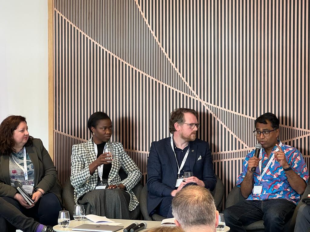 DevEngageLab's tweet image. Setting out #devcomms change agenda: 'We need to move away from a saviourist model to one that's based in solidarity,' says @dhnnjyn @OxfamGB #DevEngage2023