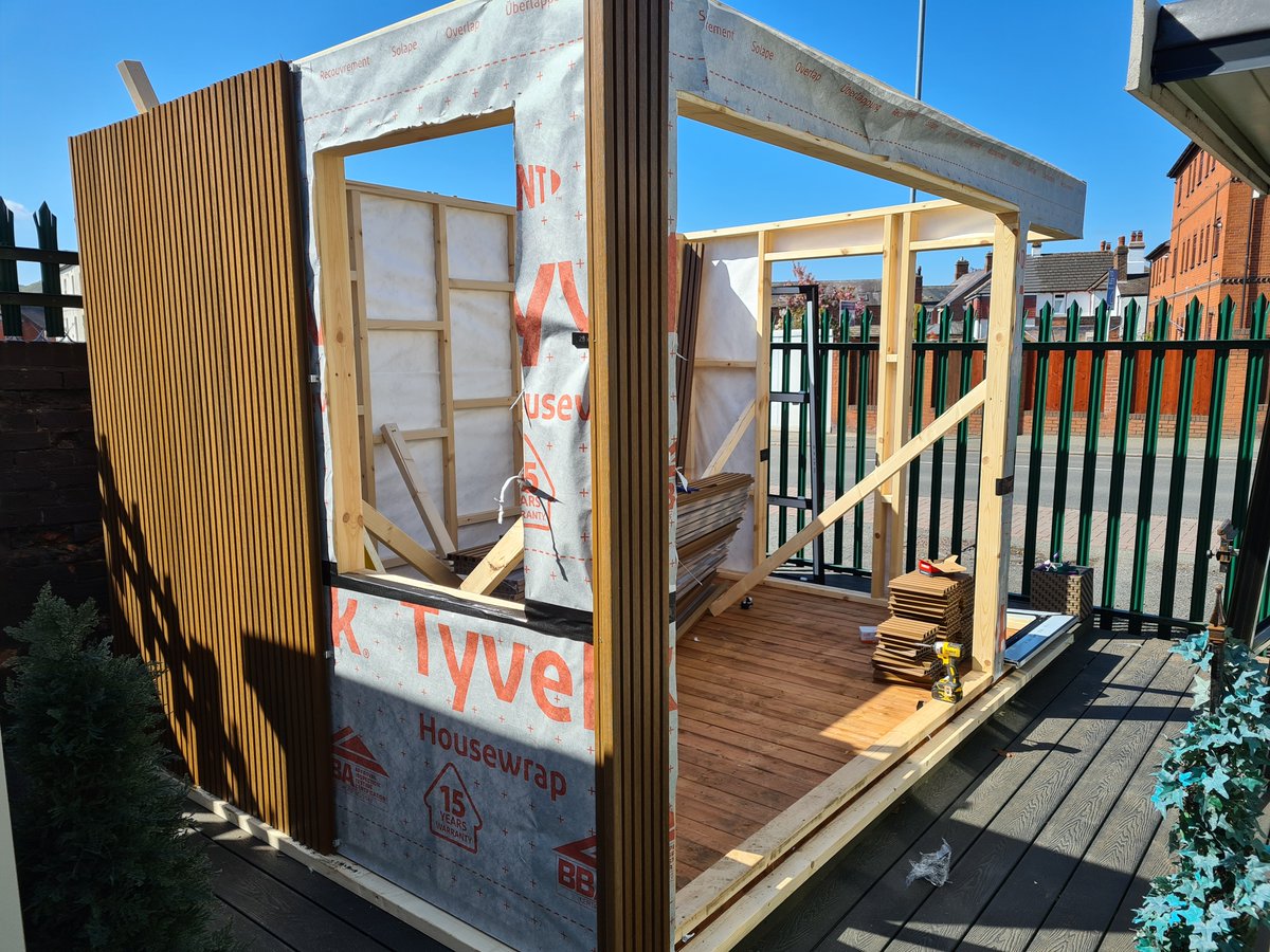 ShedCityLtd's tweet photo. 🤩 Exciting times, we have a brand new Garden Room being installed, can't wait to show you all.  Watch this space for our new Elite Composite Fluted Dalbury 📷 https://t.co/RxsBSLPlVH