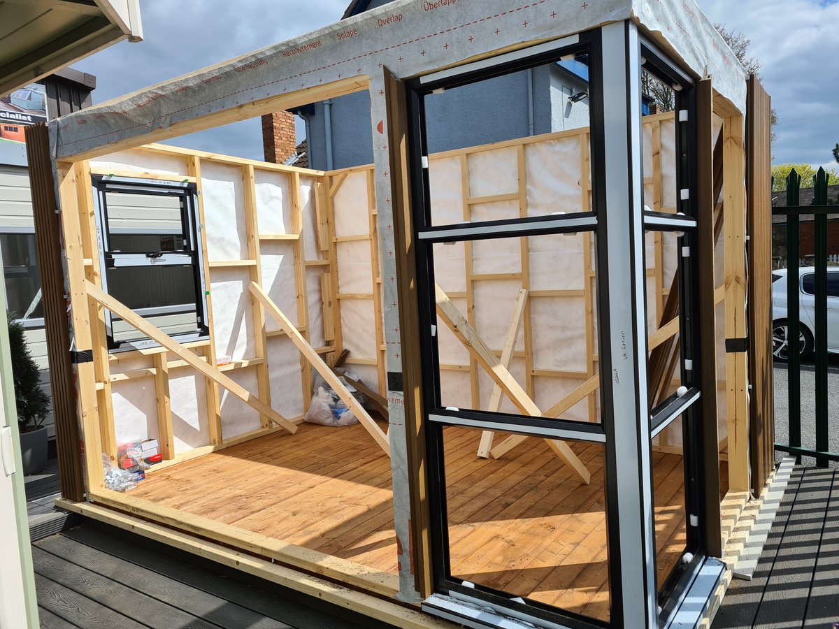 🤩 Exciting times, we have a brand new Garden Room being installed, can't wait to show you all.  Watch this space for our new Elite Composite Fluted Dalbury 📷