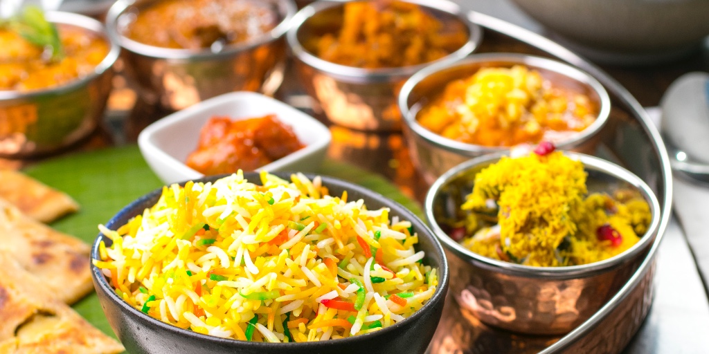 3leavesblackroc's tweet photo. It's lunchtime! Treat yourself to a delicious 3 Leaves weekday taster thali, available from 12-3pm. Yum! #WeekdayLunch #3Leaves https://t.co/qam5Zye4qj