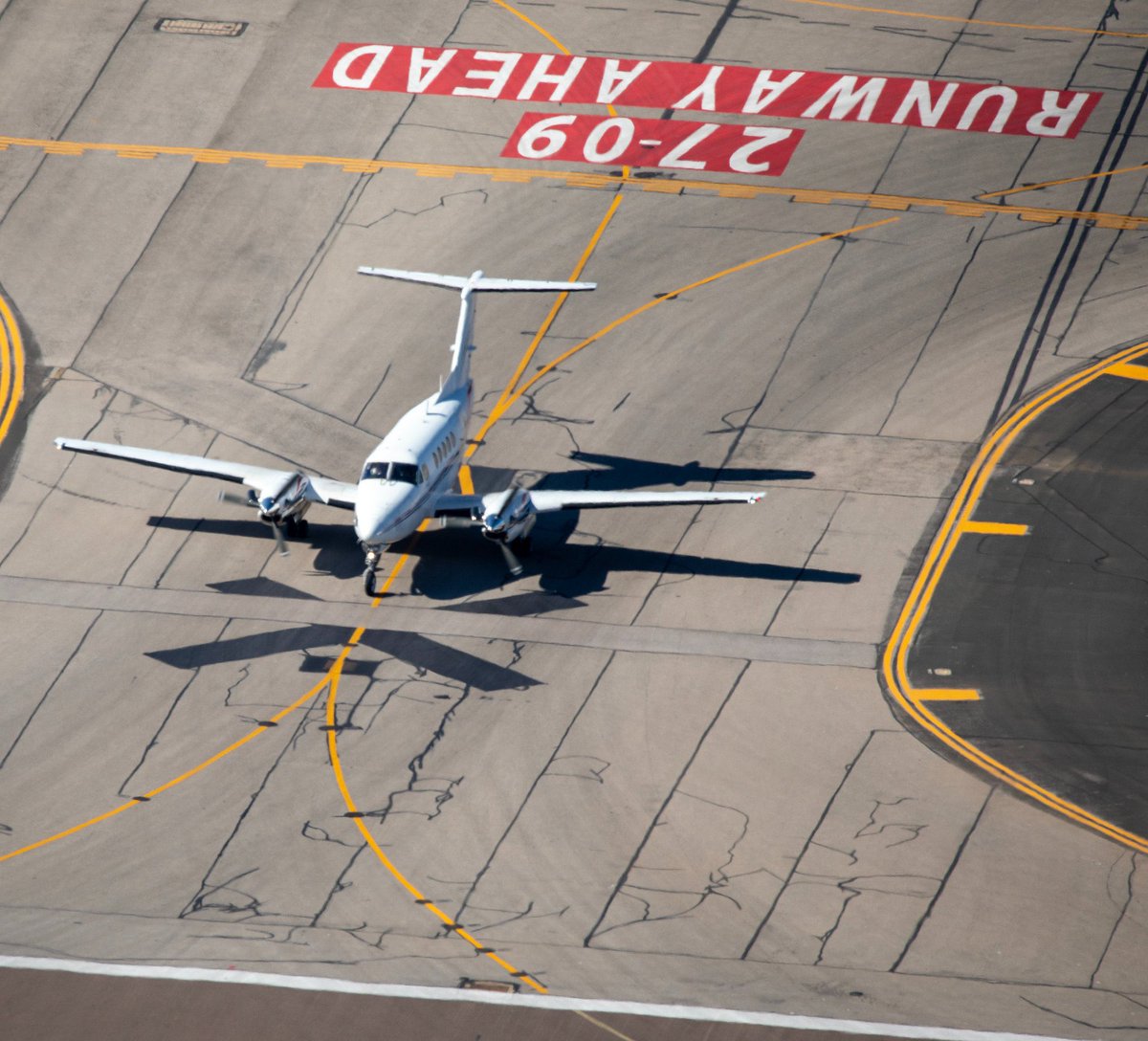 A big thank you to local Gibraltar photographers <a href="/MeteoGib/">MateoGib</a> &amp; <a href="/1anMackie/">Ian Mackie</a>  for capturing some fantastic photos of G-MEGN on a turnaround this week! Some taken from The Rock of Gibraltar.