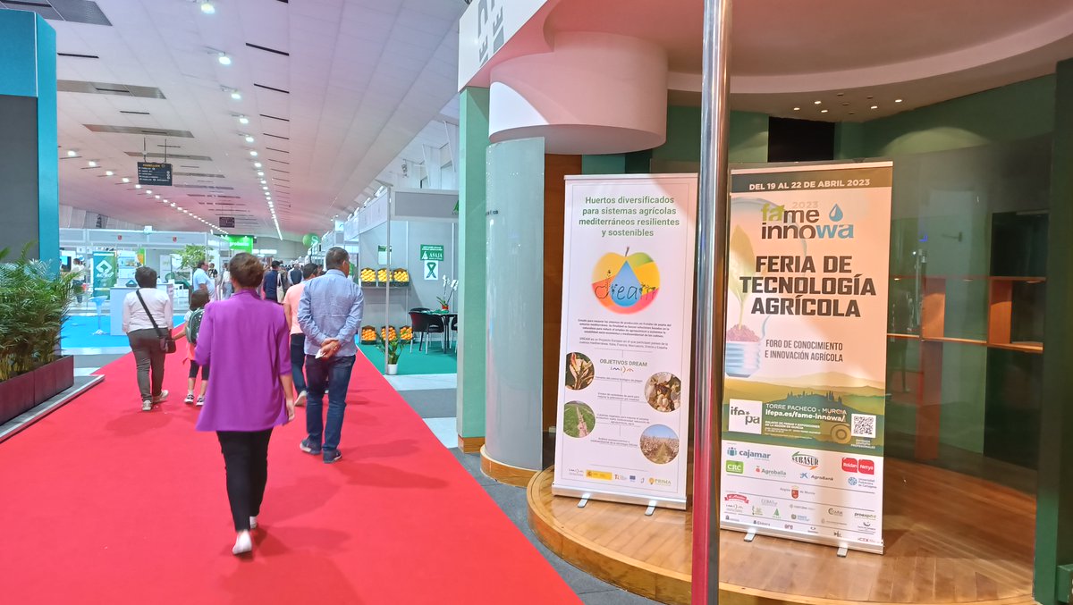 IMIDA Murcia (@imida_murcia) on Twitter photo 📢 Los pasados días presentamos el proyecto #Dream4Fruits en la feria de Tecnología Agrícola <a href="/InnowaFame/">Feria de Tecnología Agrícola / Fame Innowa 2023</a> de Torre Pacheco.
Un foro al que acuden técnicos y agricultores, del sector hortofrutícola, interesados en la innovación.
#ControlBiológico
#Polinización
#CubiertasVegetales 📢 Los pasados días presentamos el proyecto #Dream4Fruits en la feria de Tecnología Agrícola <a href="/InnowaFame/">Feria de Tecnología Agrícola / Fame Innowa 2023</a> de Torre Pacheco.
Un foro al que acuden técnicos y agricultores, del sector hortofrutícola, interesados en la innovación.
#ControlBiológico
#Polinización
#CubiertasVegetales