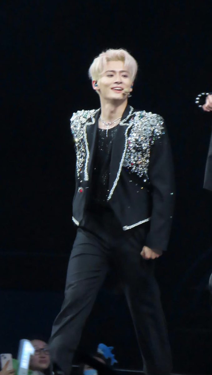 sasmallworld's tweet photo. 20230422 #Rikimaru #力丸 🪩 #INTO1 2023 “GROWN UP” CONCERT IN SHANGHAI (D2)
📸: 力丸RKMR的西卡儿
#INTO1Rikimaru #INTO1力丸
#RikimaruChikada #近田力丸
#INTO1_GROWNUP
#INTO1_CONCERTSHH
#INTO1GROWNUPINSHHD2
#RikimaruHappyGraduation https://t.co/18zKjrstwm
