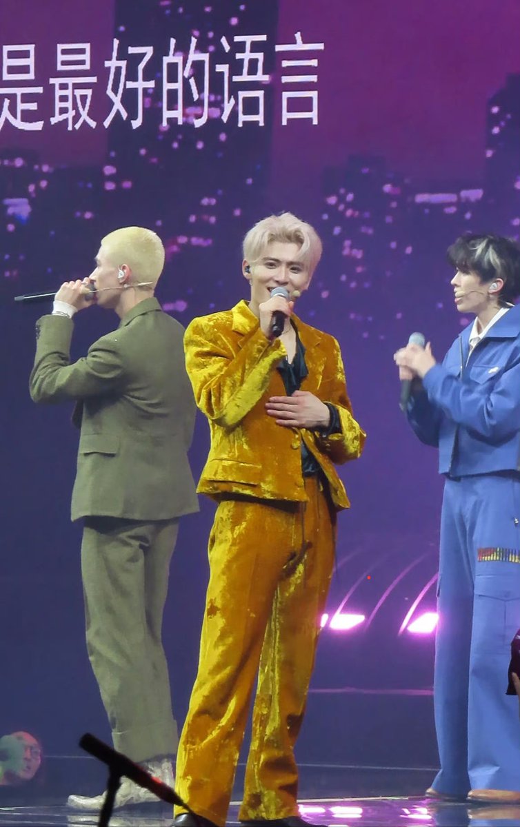 sasmallworld's tweet photo. 20230422 #Rikimaru #力丸 🪩 #INTO1 2023 “GROWN UP” CONCERT IN SHANGHAI (D2)
📸: 力丸RKMR的西卡儿
#INTO1Rikimaru #INTO1力丸
#RikimaruChikada #近田力丸
#INTO1_GROWNUP
#INTO1_CONCERTSHH
#INTO1GROWNUPINSHHD2
#RikimaruHappyGraduation https://t.co/AlRSmm86yp