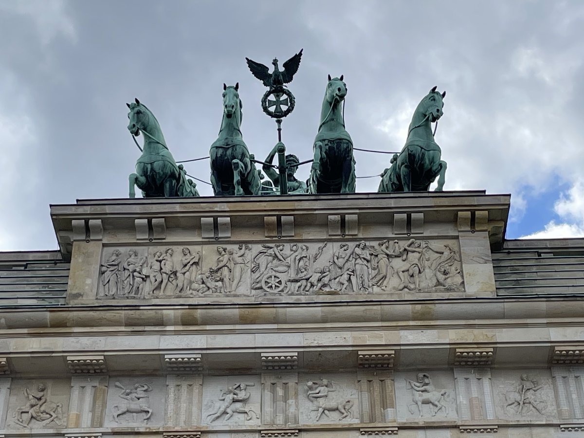 Lesetrangers's tweet photo. Berlin city break - absolute treat ❤️🧡🖤⁦@garythomasball⁩ https://t.co/NOFNC6KrJ2