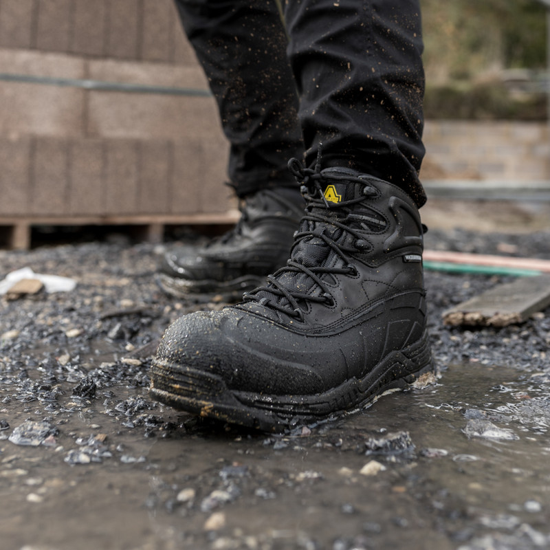 Alphatracksyst's tweet photo. Exciting news! We're proud to announce that we've made a donation to @IslingtonBC Sector-based Work Academy Program (SWAP) by providing safety boots to participants. We believe in supporting our community and empowering the future workforce! #workforcedevelopment https://t.co/tFpqCbNUo2