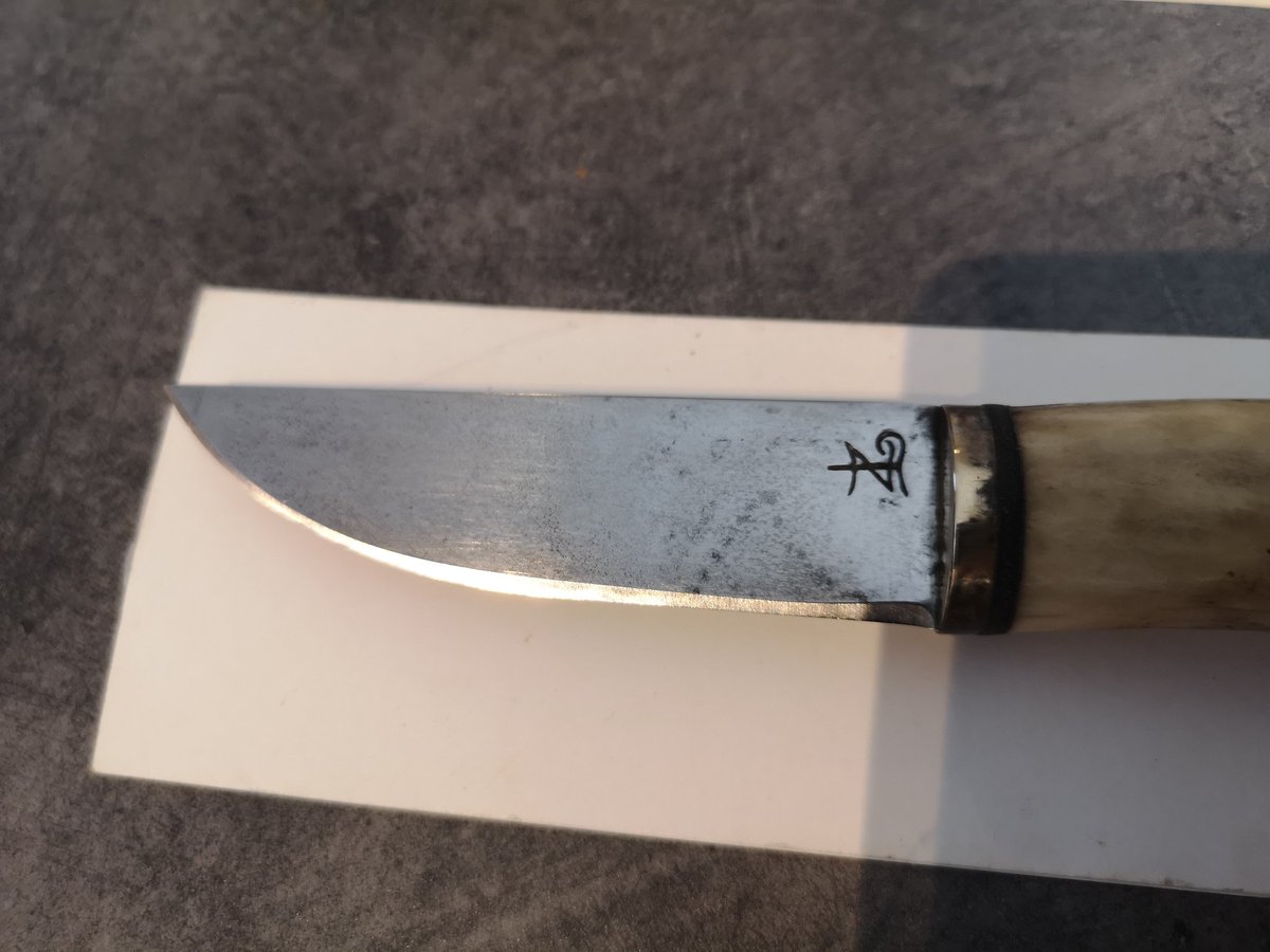 AimarNils's tweet photo. Gammel sløv nesten ødelagt knivegg blir som ny med litt pleie.. 200,- inn på #indexfond 😀 https://t.co/JUiNHKXPoK