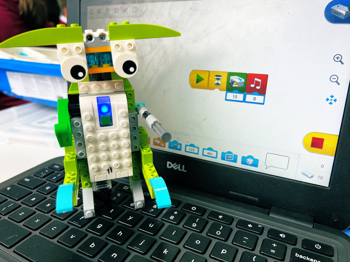 SouthCamPrimary's tweet image. Year 5 have started their first lesson this term using the #LegoWeDo by recapping our Year 4 experiences building a Spy Robot.
#welovesouthcamberley #primarycomputing #Lego #WeDo