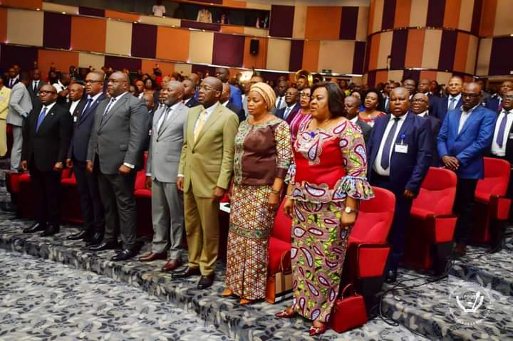 Minpvh_apvRDC's tweet image. #RDC/Clôture du séminaire du #Gouvernement: "J'attends maintenant de chacun de vous l'application des #recommandations issues de ces assises afin de répondre aux besoins et attentes de nos populations", @fatshi13 aux #Ministres. @PatrickMuyaya @TinaSalama2 @unjhro