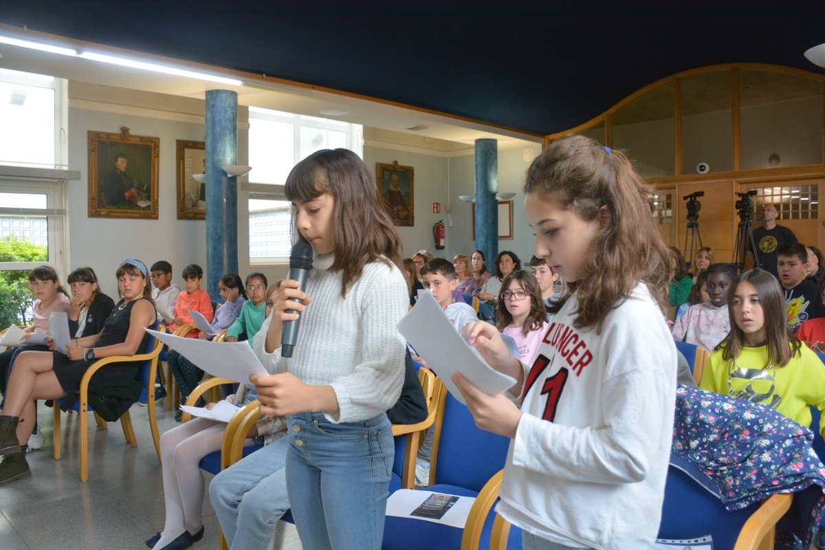 🧒🏼👧🏽👦🏿 El ple del Consell dels Infants d’#Olot proposa 30 accions per potenciar els esport a la ciutat. 

🏫 Un total de 28 alumnes de 5è de primària de totes les escoles de la ciutat hi han participat. 
➡️ bit.ly/PleConsellInfa…

#AjuntamentOlot #femOlot #OlotCiutatEducadora