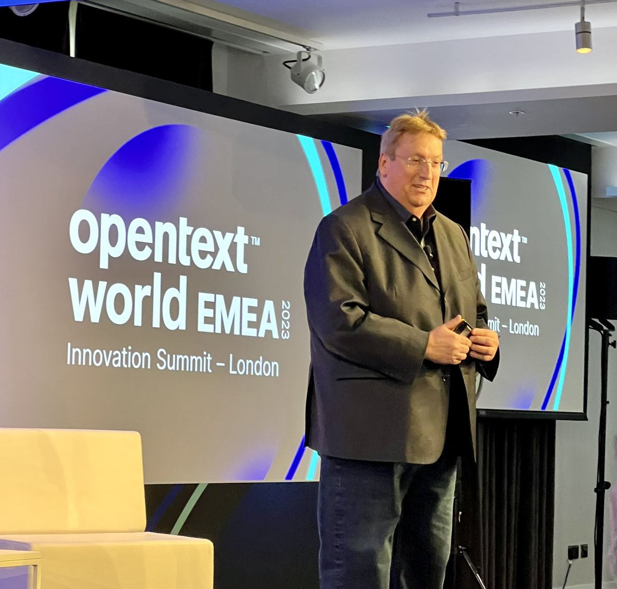 NeilCattermull's tweet image. It’s all about change &amp;amp; #information for our digital future! Mark Barrenechea
#CEO, #CTO &amp;amp; Vice Chair @OpenText - keynote right now! @OpenTextSec @OpenTextAppMod @MapciteOpentext @sallyeaves  #Opentextworld