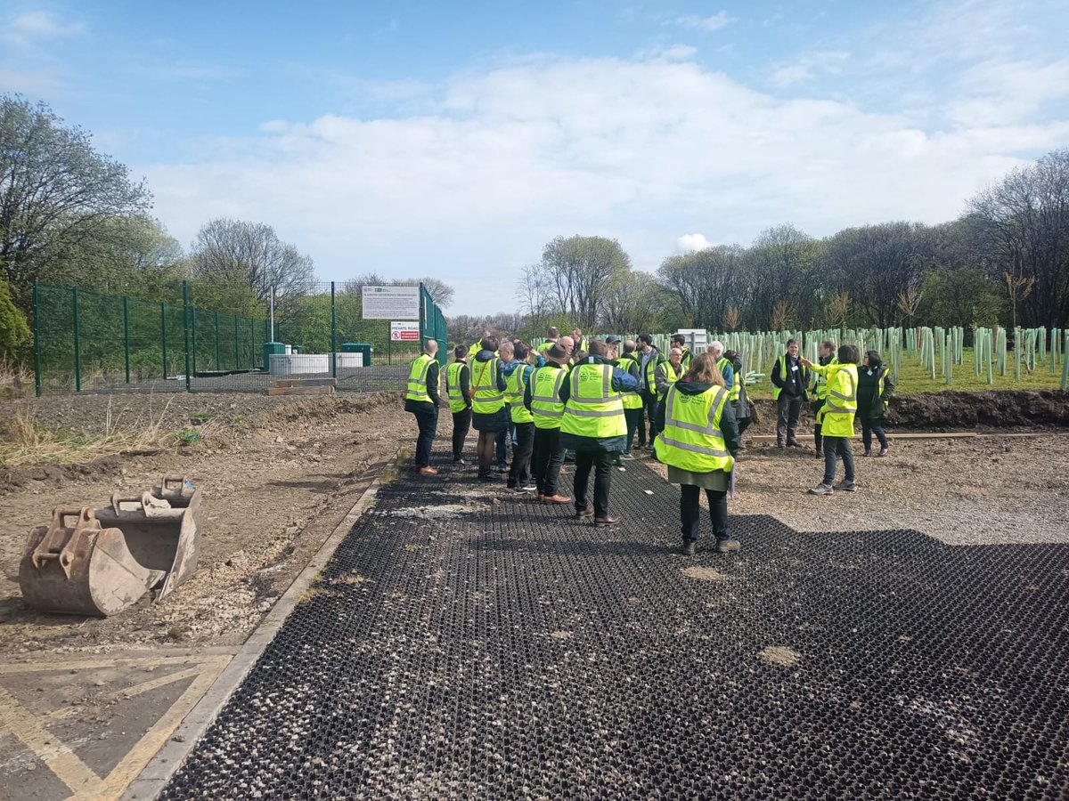 BritGeoSurvey's tweet photo. Yesterday we welcomed delegates to the @UKGeoenergy observatory in Glasgow for discussions about the Observatory's uses &amp; to speak to our team about potential research projects. 

If you are interested in using the facility, email the team: ukgeosenquiries@bgs.ac.uk

#UKGeoenergy https://t.co/Jz9miQ2XSG