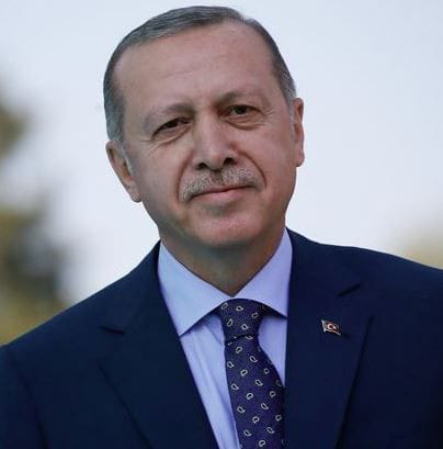 22 yıllık siyasi mücadelenizde verdiğiniz emek ve gayretinize şahidiz.
Daha sizinle yürüyecek çok yolumuz var. Allah Şafi ismi hürmetine size şifa versin. Allah sizi başımızdan eksik etmesin.