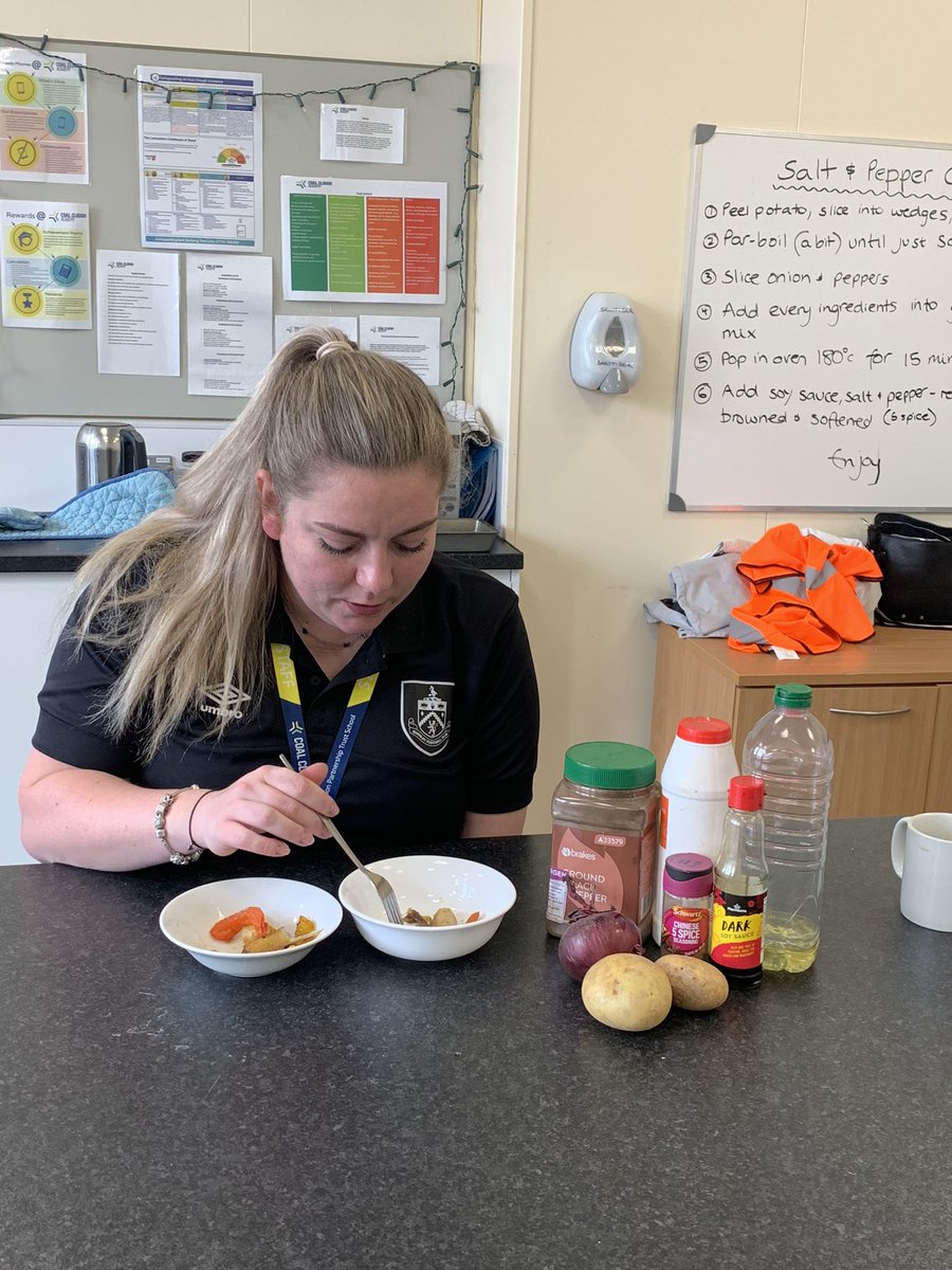 Salt &amp; Pepper Chips taste challenge - OB &amp; RW v DS &amp; CS. The ‘girls’ won 👍🏻