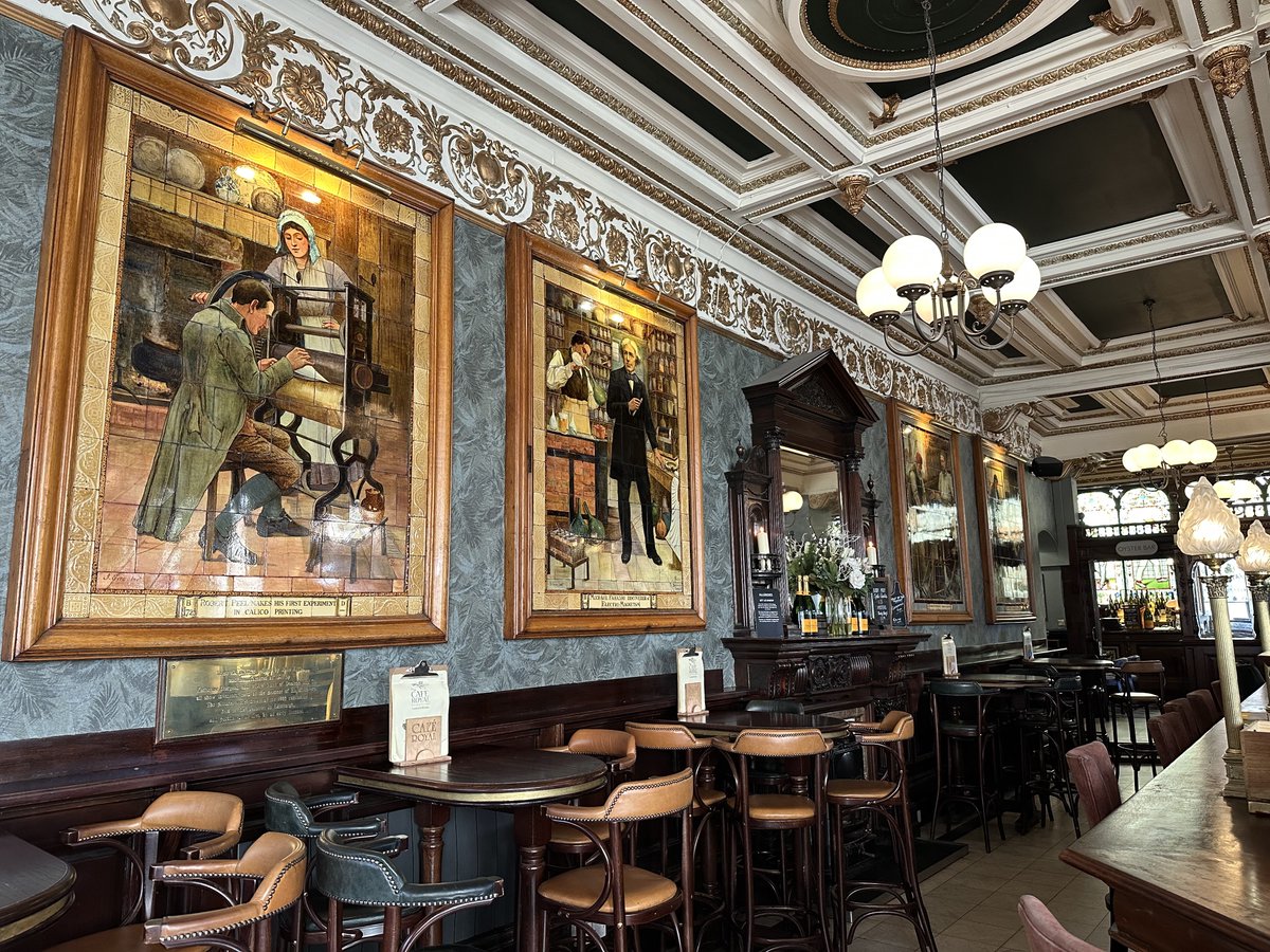 CafeRoyalEDN's tweet photo. Our bar has exquisite Royal Doulton tiles lining it, come see for yourself
.
.
#edinburgh #scotland #walltiles #tiledesign #bardesign #backbar https://t.co/zWcA0g6Aia