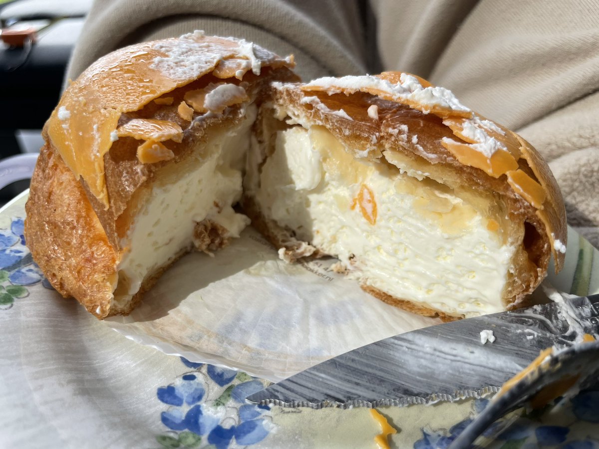 #Koningsdag010 heerlijk thuis ipv in het ziekenhuis! 
Helaas wel misselijk vd antibiotica maar half gebakje lukte! 💪🏼