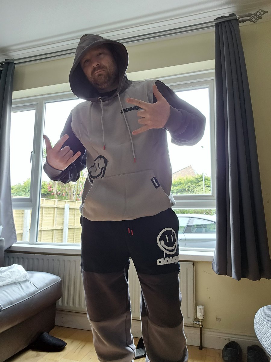 Cheluthlu's tweet photo. @cloakzy yooooooooo sup you fuck, love this shit, can't w8 for new drop https://t.co/0tT4Apm8XK