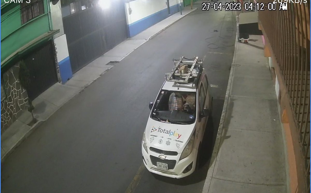 JCGaticar's tweet photo. @TotalplayAyuda  son las 03:56 am y tu personal está trabajando haciendo un ruido insoportable https://t.co/hoX8T2LeY0