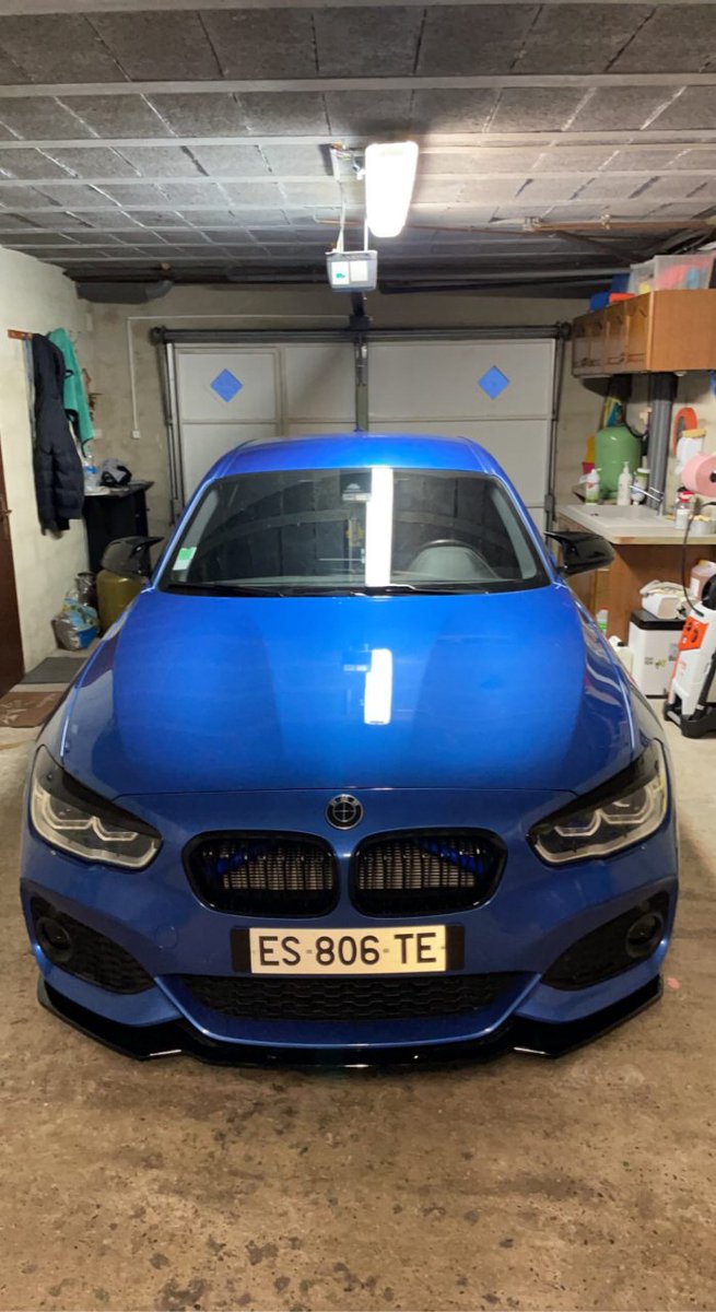 VarianceAuto's tweet image. Teinte de feux sur cette magnifique BMW ! Cela rajoute une personnalisation du véhicule dans les moindres détails. Protection contre les impacts, design et anti éblouissement. Le film teinté pour phares est devenu un incontournable ! Vous validez ?🔥#voiture #bmwfrance #covering