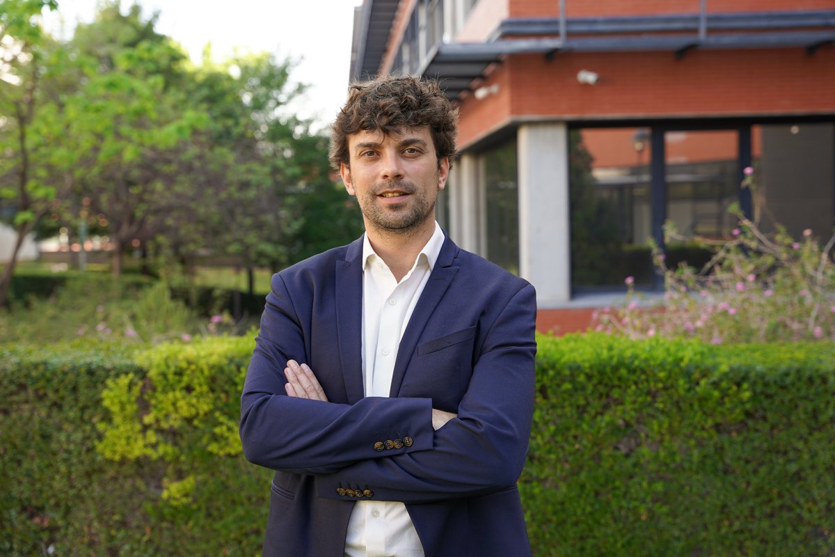 👏Felicidades, Abraham Mendoza, premio Real Sociedad Española de Química @RSEQUIMICA como Joven Investigador Líder de Grupo 🧑‍🔬Abraham es investigador #CIDEGenT del #PlaGenT de @GVAinnova en el @ICMol_UV y líder del grupo Química Orgánica Sostenible en el @ICMol_UV @ERC_Research