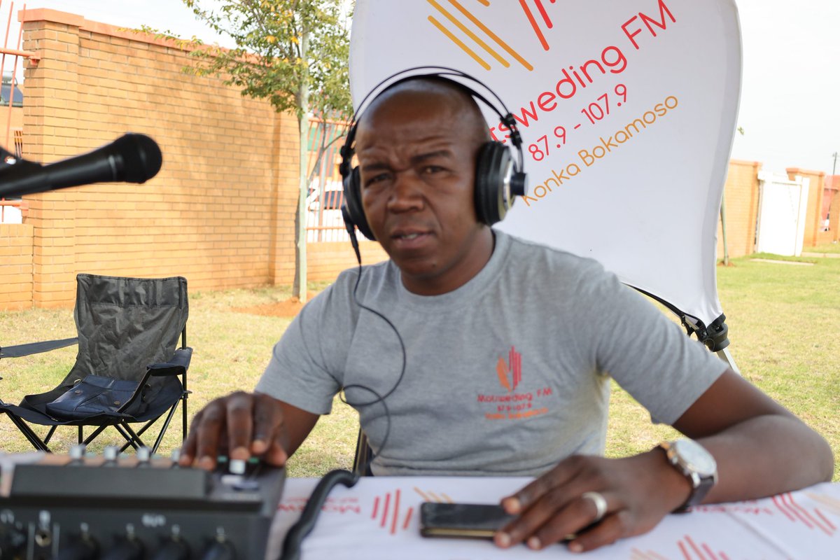 motswedingfm's tweet photo. #Tadieaamusa
Gompieno retla mogo wena ka tlhamalalo Mo Joubertina community health Centre. Lefapha la Pholo la Bokone Bophirima le bula setheo sa boitekanelo se se ntsha.
#MotswedingFM | #KeYaRonaRotlhe https://t.co/SbYU1VBiGl