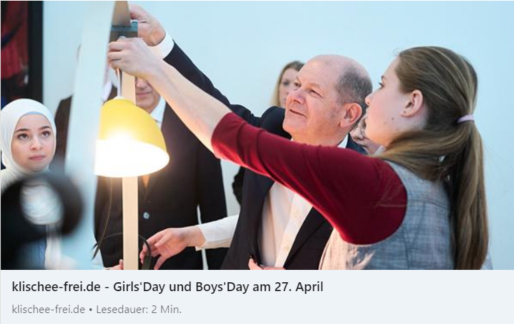 KOFA_de's tweet photo. Mit einer Rekordzahl von 160.000 Plätzen & rund 20.000 Aktionen startet heute der bundesweite @Der_GirlsDay & @NeueWege4Jungs mit dem Ziel, für Mädchen & Jungen der Klassen 5 bis 10 geschlechteruntypische #Berufe erlebbar zu machen. „Nachwuchs in #Ausbildungsberufen im technischen, mathematischen oder ingenieurwissenschaftlichen Bereich wird überall gesucht“, so @Bundeskanzler Olaf Scholz bei der Auftaktveranstaltung. „Nie waren die Chancen für junge #Frauen und #Mädchen besser als heute: Mädchen sind bestens qualifiziert und ausgebildet, um in vermeintliche Männerberufe vorzudringen.“ Weitere Infos bei Initiative @klischee_frei 👉 https://t.co/wmoKXs278r