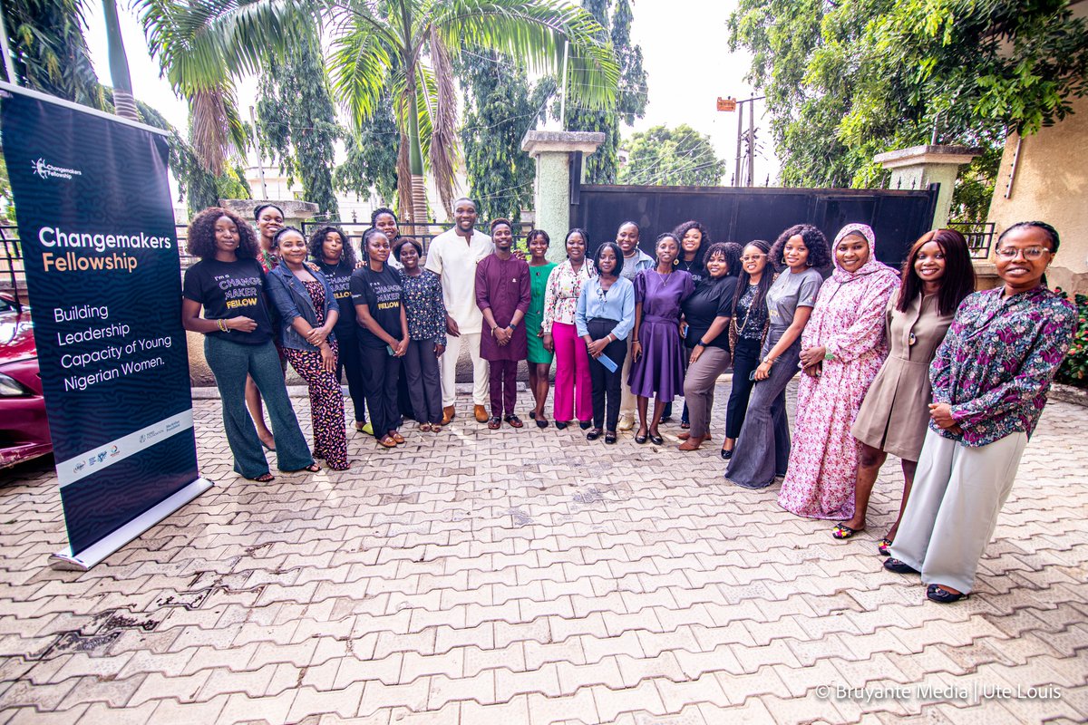 youthhubafrica's tweet photo. In his session, he asked them to discuss ways to lead with empathy and be present in their groups.
The highlight of the class was the fellows sharing their wins since the last class.
@ng_youthfund @FordFoundation
#ChangeMakersFellowship
#TheNigeriaWeWant
#yhaprogrammes https://t.co/8JpC4ogtsE