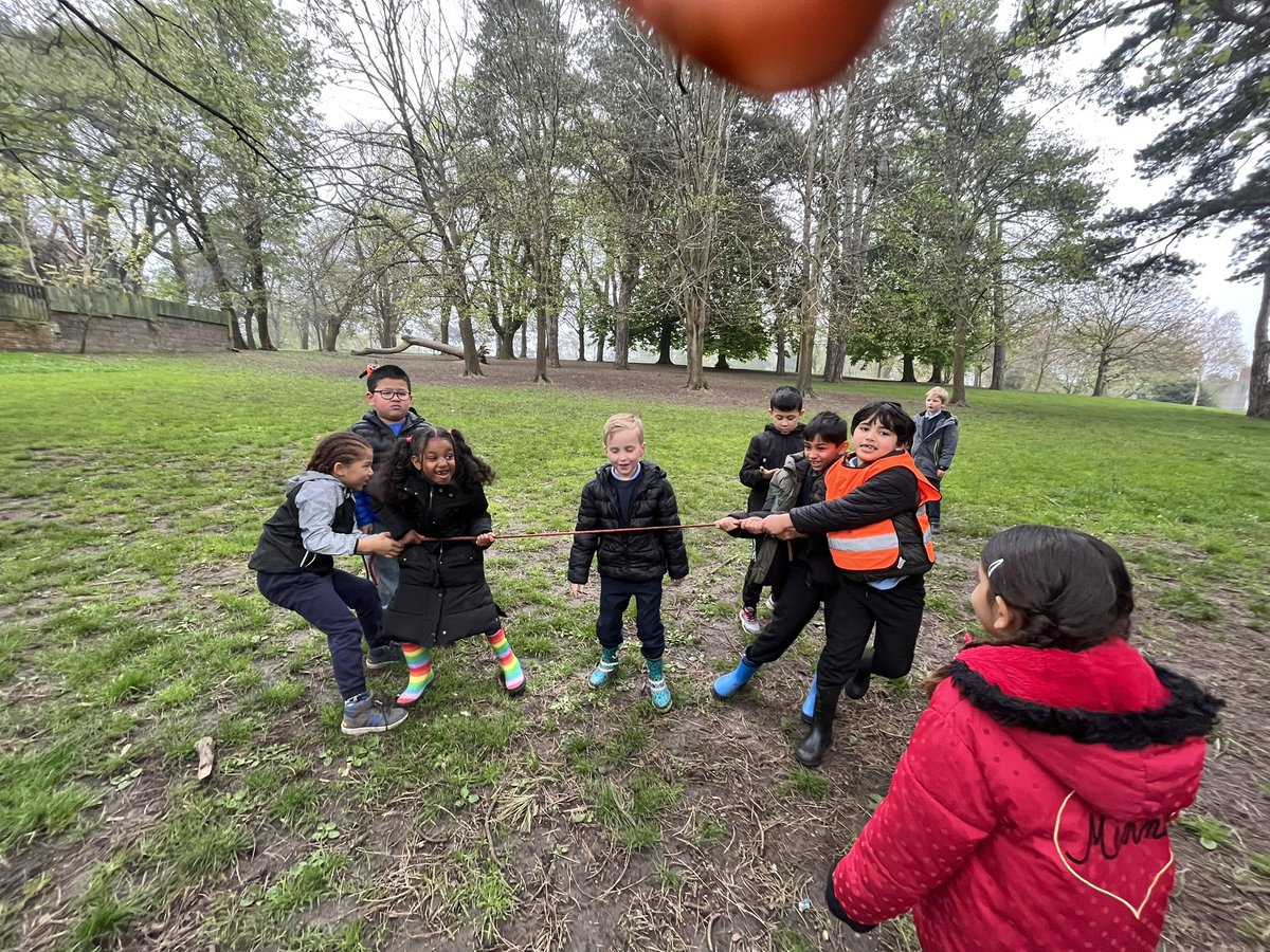 We loved climbing the trees and exploring the park 🌳