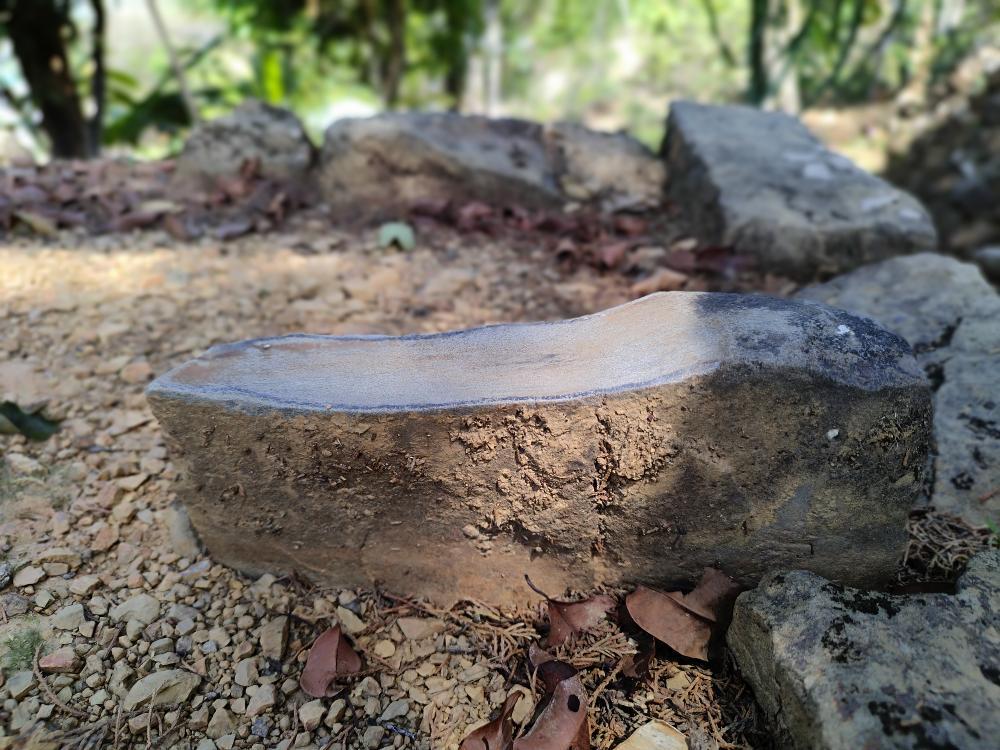 mizoraminsta's tweet photo. In lungtat a par a mi?
Pic: Lungtat (sharpening stone)
.
.
Pic credit 📷 @mesak_fn
.
.
.
#lungtat #sharpeningstone #stone #mizoram #mizoraminsta #northeastIndia #sharpner https://t.co/md3NgaAEVI