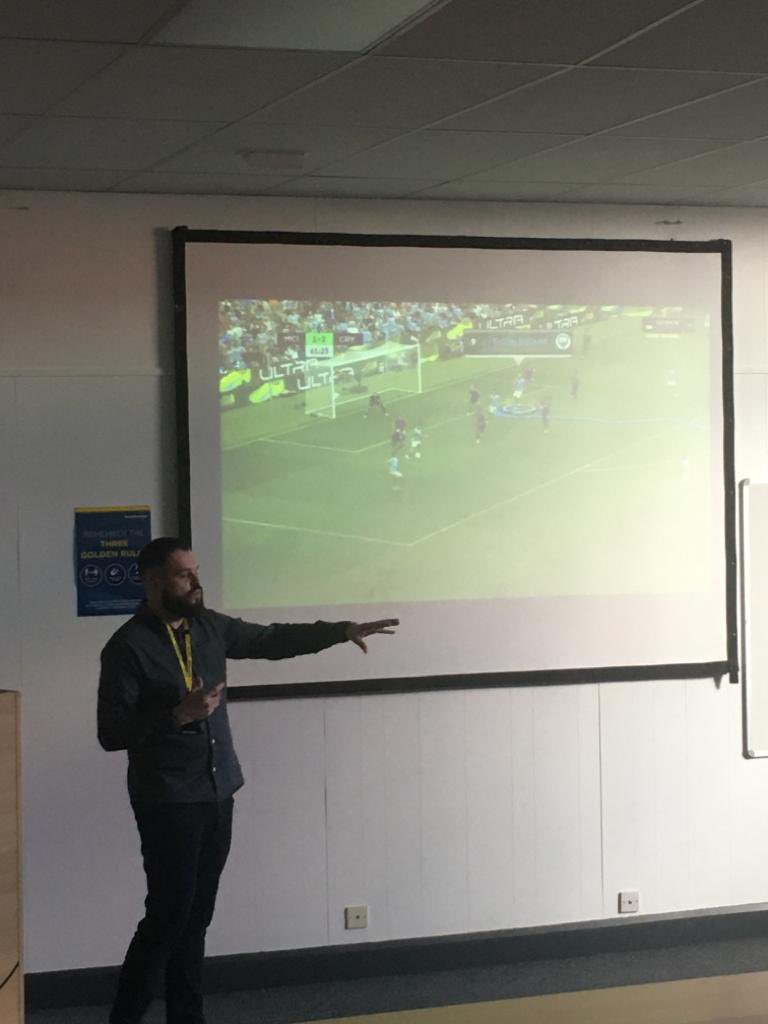A huge thanks to Rob Styles, a previous recruitment scout for Man City and Analyst for Stoke City who delivered an interesting guest lecture for us this week as part of our second year #employability module. #planningforthefuture @Lborocollege