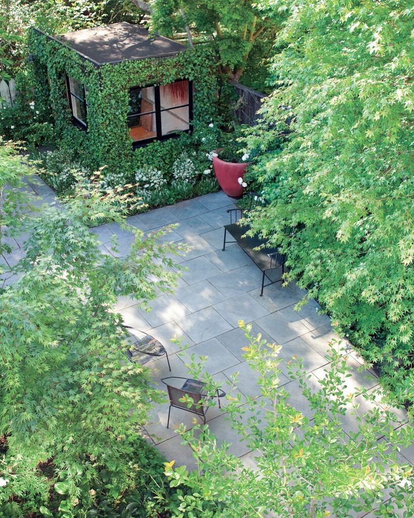 thinkoutsidegar's tweet photo. What a gorgeous courtyard and outbuilding. Parkside garden by Scott Lewis Landscape Architecture.  #architecture #landscapearchitecture #landscaping #landscape #landscapedesign #garden #gardens #greenery #gardendesign #outdoor #outdoors #outdoordecor #exterior #exteriordesig… https://t.co/SDESQuVoT1