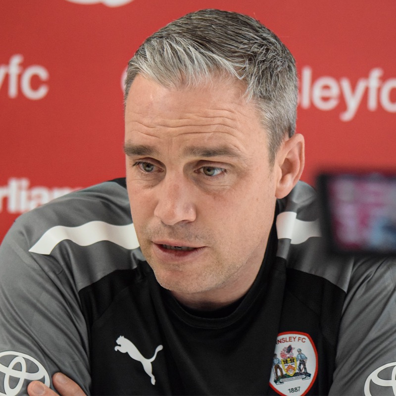 BarnsleyFC's tweet photo. 🗣️ "We have to match that intensity."

The gaffer spoke to the press ahead of Saturday's @SkyBetLeagueOne clash with MK Dons 👊
