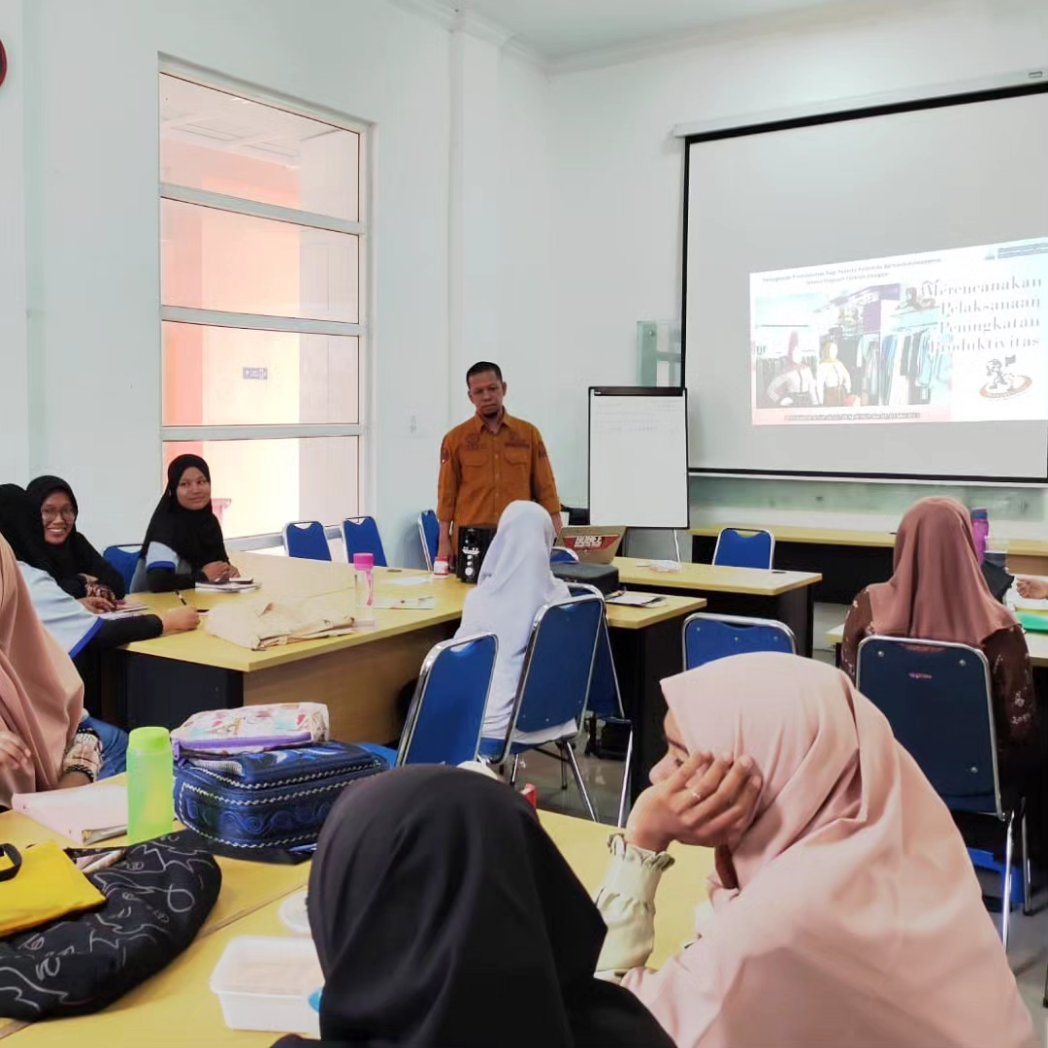 bobbydenil's tweet photo. Kegiatan Peningkatan Produktivitas Bagi Peserta Pelatihan Berbasis Kompetensi Teknisi Program Fashion Designer tahun 2023, bertempat di Workshop Fashion Technology Balai Pelatihan Vokasi dan Produktivitas (BPVP) @blkbandaceh , di hari kedua ini berjalan lancar. https://t.co/32S6zEbPz8