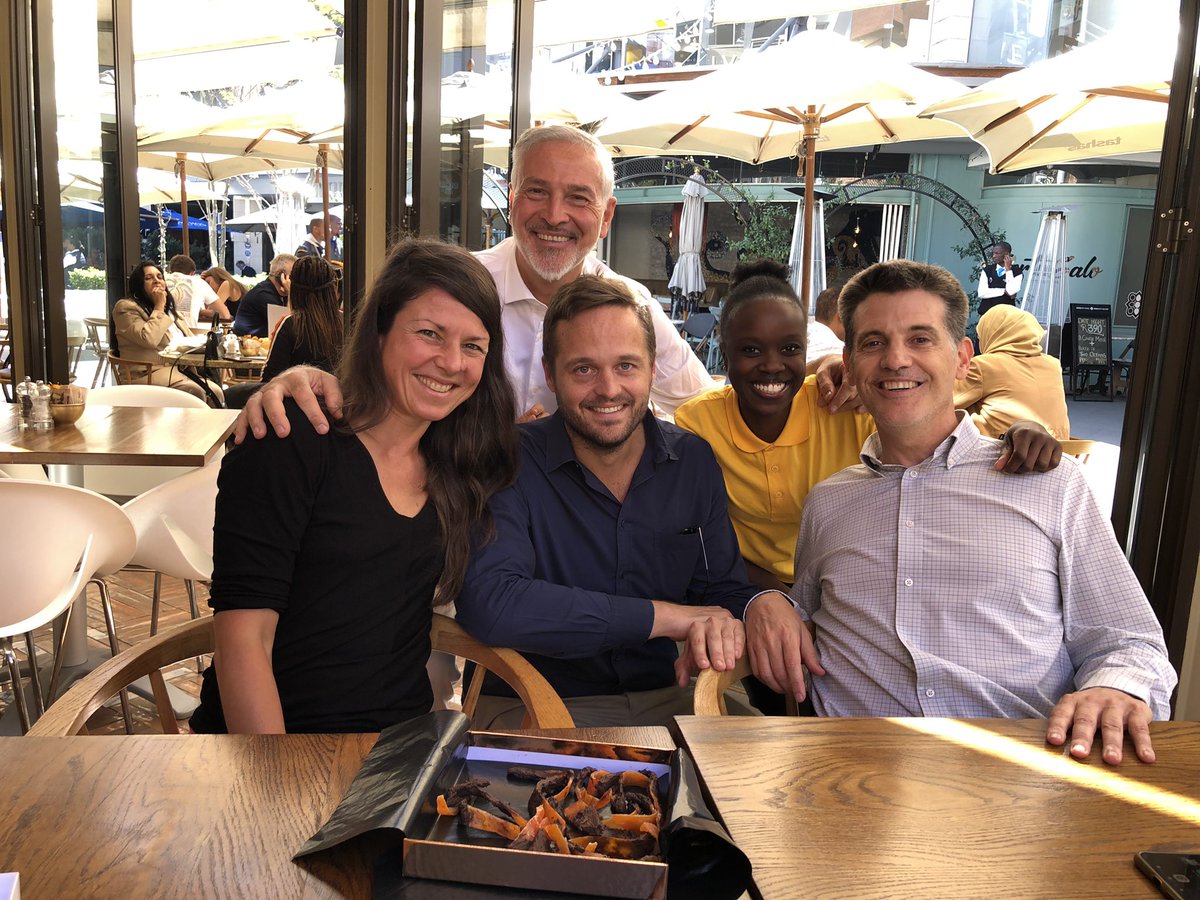 Roberto_EUBXL's tweet photo. Happy #FreedomDay2023 #SouthAfrica 🇿🇦 from best team ever! Of course, @EUinSA #Trade&amp;Economic Section 😜! https://t.co/utE83bwcxR