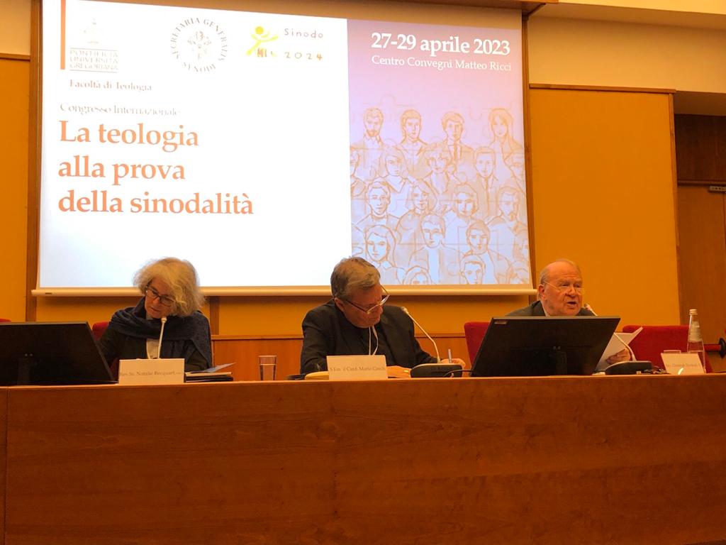 Synod_va's tweet photo. H. Em. R Card. @GrechMario , General Secretariat of the Synod speaking about "Synodality, a Challenge for Theology" & Rev. Fr Christoph THEOBALD's reflections on "Imagining a Synodal Theology: A Path of Conversion"! @UniGregoriana
#Synod #PUGsynodality #Gregoriana https://t.co/FIgNYHU4Cw