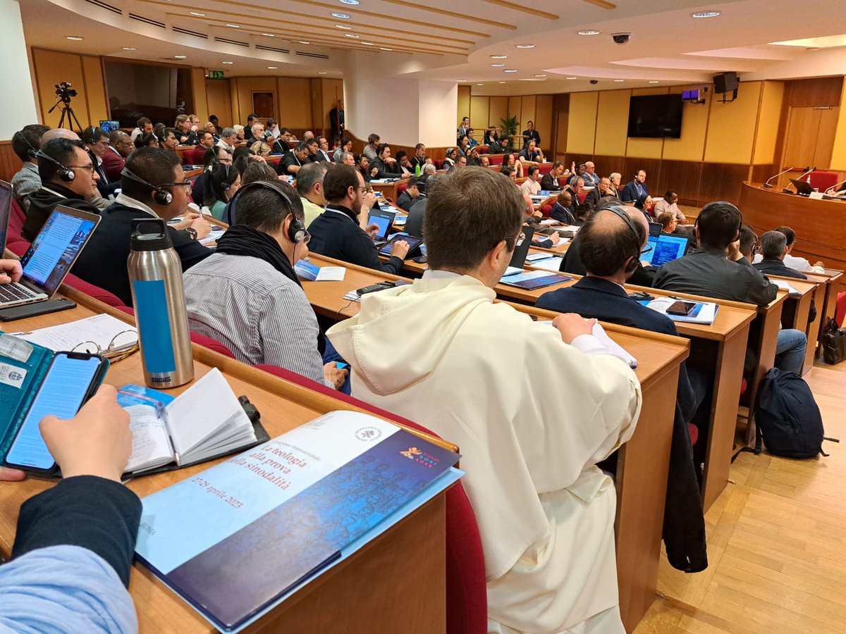 Synod_va's tweet photo. H. Em. R Card. @GrechMario , General Secretariat of the Synod speaking about "Synodality, a Challenge for Theology" & Rev. Fr Christoph THEOBALD's reflections on "Imagining a Synodal Theology: A Path of Conversion"! @UniGregoriana
#Synod #PUGsynodality #Gregoriana https://t.co/FIgNYHU4Cw