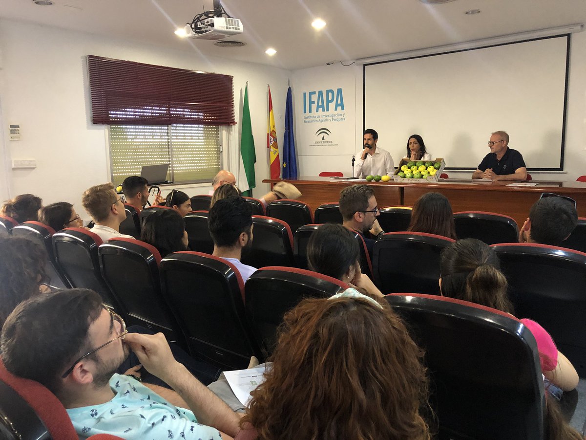 fruittoday's tweet photo. Hoy asistimos a la presentación de un nuevo producto hortofrutícola. Se llama Zucchiolo y es fruto de la colaboración de @beyond_seeds e @IfapaJunta ⤵️ 

#agricultura https://t.co/OyyBzNjEbL