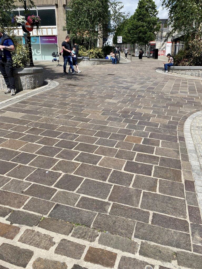 Hardscape_ENG's tweet photo. #throwbackthursday
2️⃣0️⃣0️⃣9️⃣
🧱
Heritage Streets, Bradford
💯⬇️
🧱
@bradfordmdc
@bradford2025
@balfourbeatty
#birsecivils
🧱
#heritagestreets #bradford
#porphyry #setts #cubes #fantail #cropped #royalwhite #granite #directionalguidance #paving #maplered #yellowrock https://t.co/hvnkQFIbMG