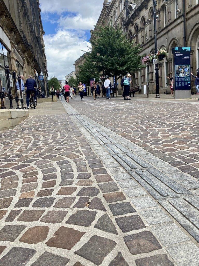 Hardscape_ENG's tweet photo. #throwbackthursday
2️⃣0️⃣0️⃣9️⃣
🧱
Heritage Streets, Bradford
💯⬇️
🧱
@bradfordmdc
@bradford2025
@balfourbeatty
#birsecivils
🧱
#heritagestreets #bradford
#porphyry #setts #cubes #fantail #cropped #royalwhite #granite #directionalguidance #paving #maplered #yellowrock https://t.co/hvnkQFIbMG