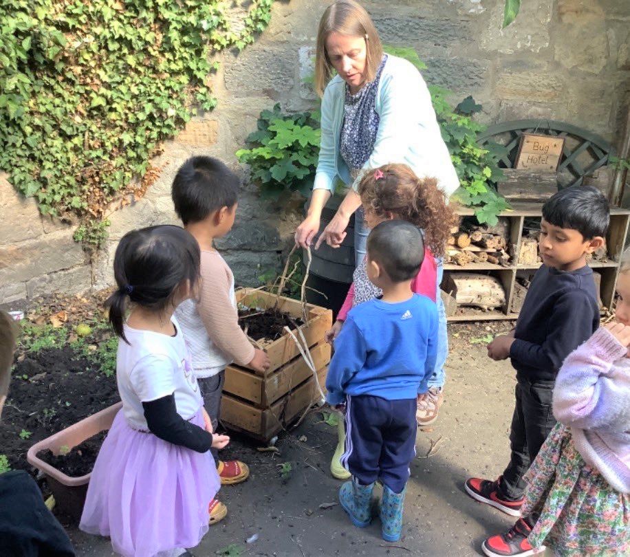 Congrats from Educ Convener <a href="/joan_griffiths/">Cllr Joan Griffiths</a> for 2 shortlisted nominees in Scottish Education Awards 2023: Hope Cottage Nursery @nursery_hope re their sustainability projects + <a href="/GillespiesHigh/">James Gillespie's High School</a> for Gaelic –  edinburgh.public-i.tv/core/portal/we… #edinwebcast <a href="/EducationScot/">Education Scotland</a>