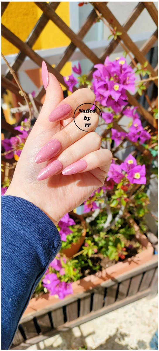 lilacviolet_'s tweet photo. Volevo avvisare tutti che ora sono una girlboss con uno small business👏🏻 se vi va visitate @nailedbyit creo set di unghie in gel press on 👁️👄👁️
#SmallBusiness #pressonnails #unghiegel https://t.co/gCc5uCaRMS