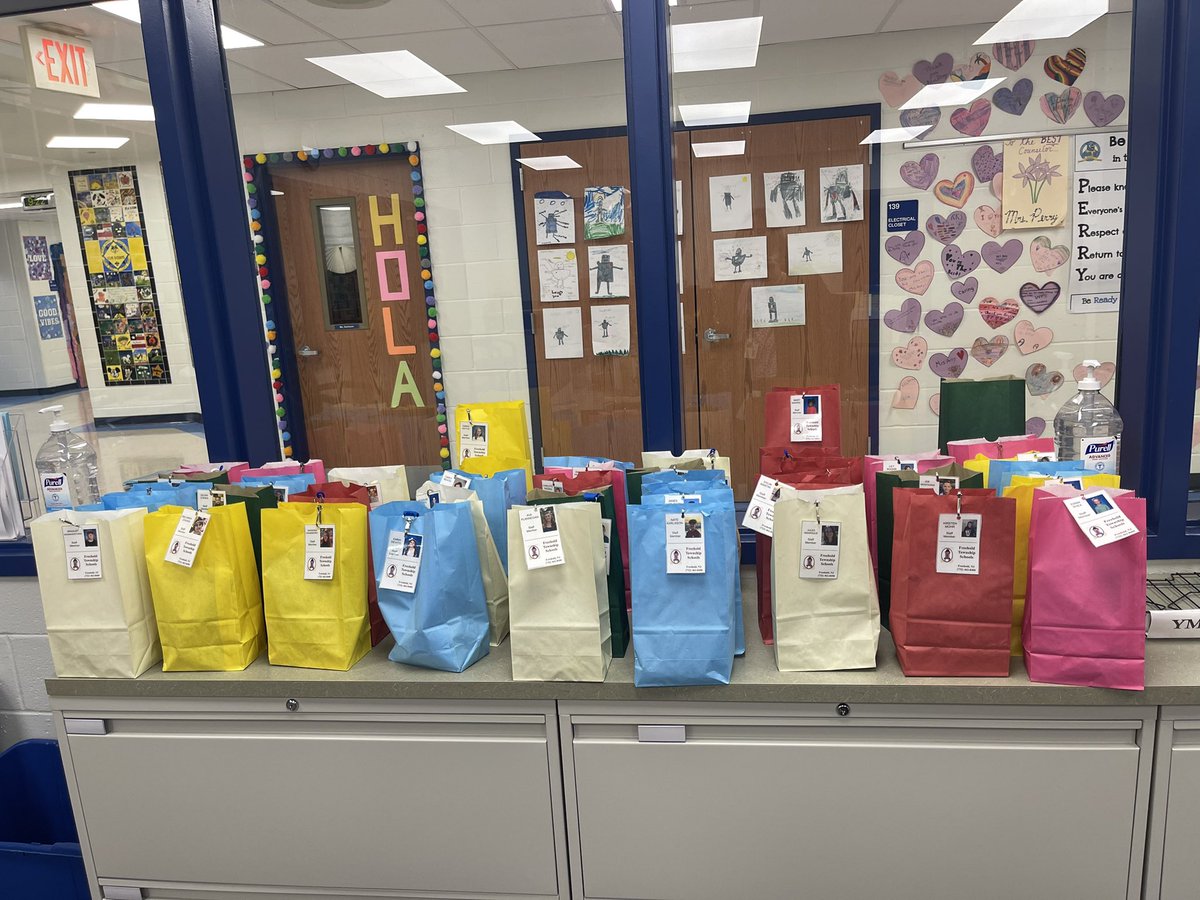 Laura Cecilione tweet media