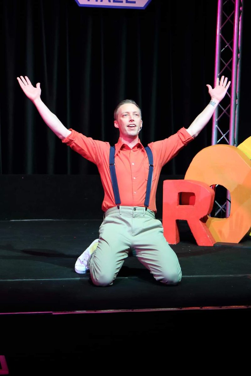 What an amazing opening night audience! We are so ready to do it all again tonight! 

Only three more shows, don't miss out. 

ticketsource.co.uk/whats-on/carsh…

Photo credit: @eddy_c_t

#anyonecanwhistle #sondheim #ThereWontBeTrumpets #Theatre #musicaltheatre #thecryer #cryerarts #amdram