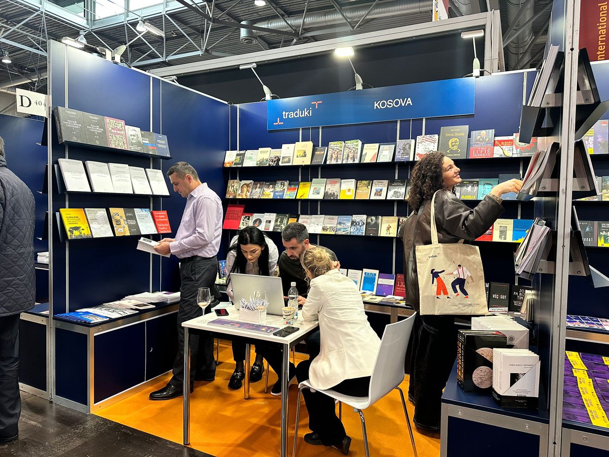 FarukAjeti's tweet photo. Die Republik Kosova 🇽🇰 nimmt zum zweiten Mal an der Leipziger @Buchmesse #lbm23 teil.
Besucht uns gern ab heute in der Halle 4 am Stand D404 🇽🇰.
#leipzigerbuchmesse @KosovoinDe @MFAKOSOVO #Kosova15 https://t.co/nQorCoUBu1