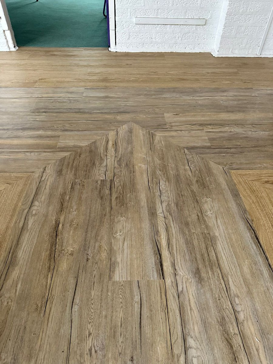 AcornFloors_'s tweet photo. Recent jobs- carpet tiles to a new office and vinyl to small kitchen area. 
Design work plank and entrance matting to a Birmingham School.
 Both customers very happy with the work! 👍 https://t.co/DUq2hK8MiT