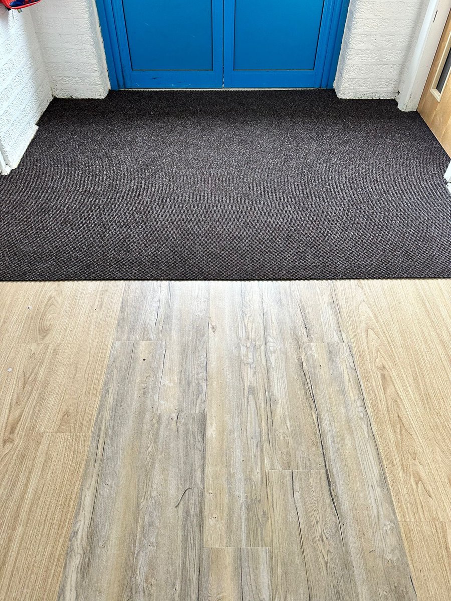 AcornFloors_'s tweet photo. Recent jobs- carpet tiles to a new office and vinyl to small kitchen area. 
Design work plank and entrance matting to a Birmingham School.
 Both customers very happy with the work! 👍 https://t.co/DUq2hK8MiT